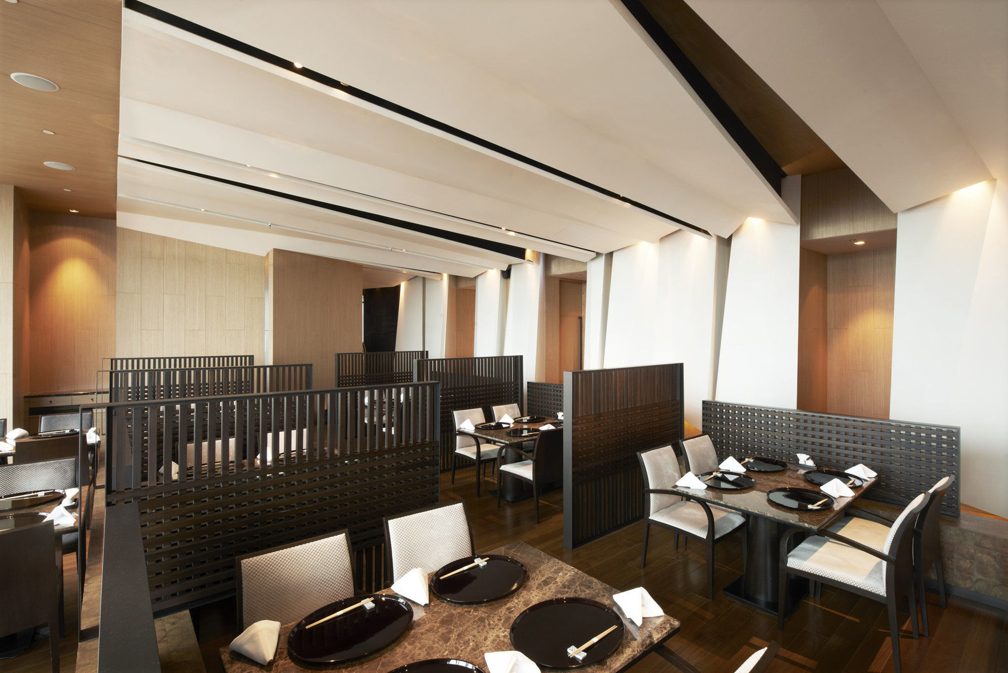 The Okura Prestige Bangkok Hotel Restaurant photo Interior of a restaurant